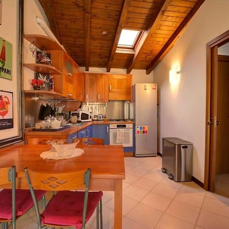 Casa Vacanza Angolo Della Corte Appartement Como Buitenkant foto
