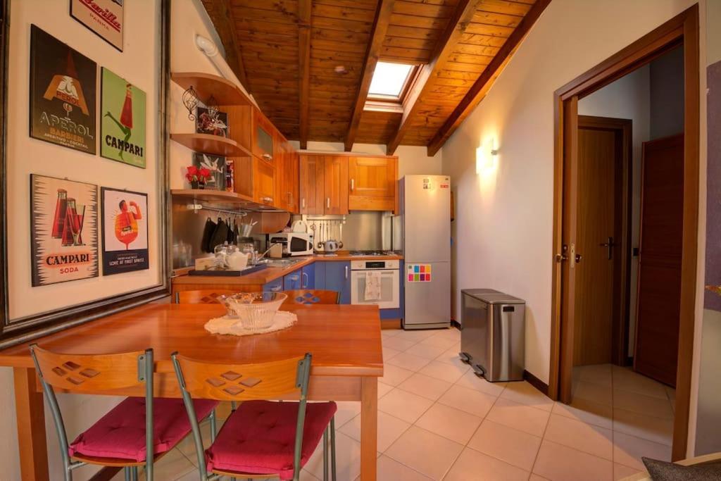 Casa Vacanza Angolo Della Corte Appartement Como Buitenkant foto