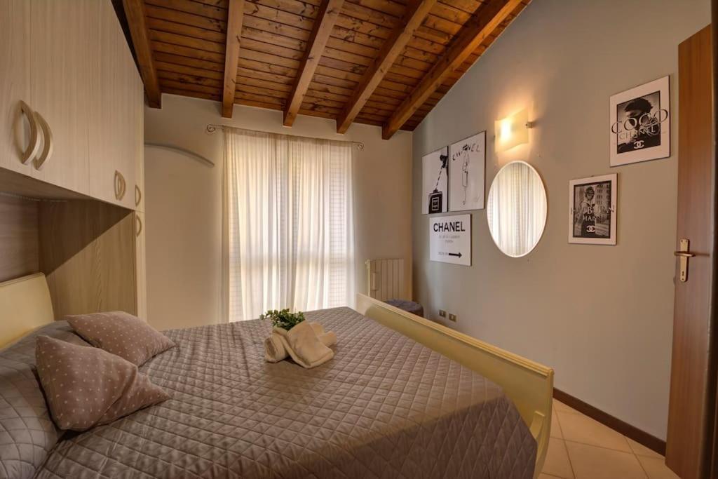 Casa Vacanza Angolo Della Corte Appartement Como Buitenkant foto